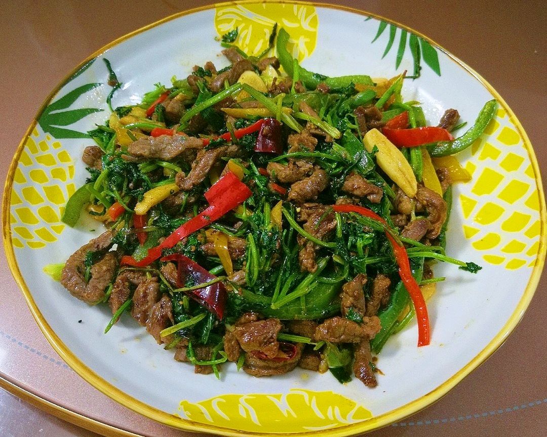 牛肉炒香菜