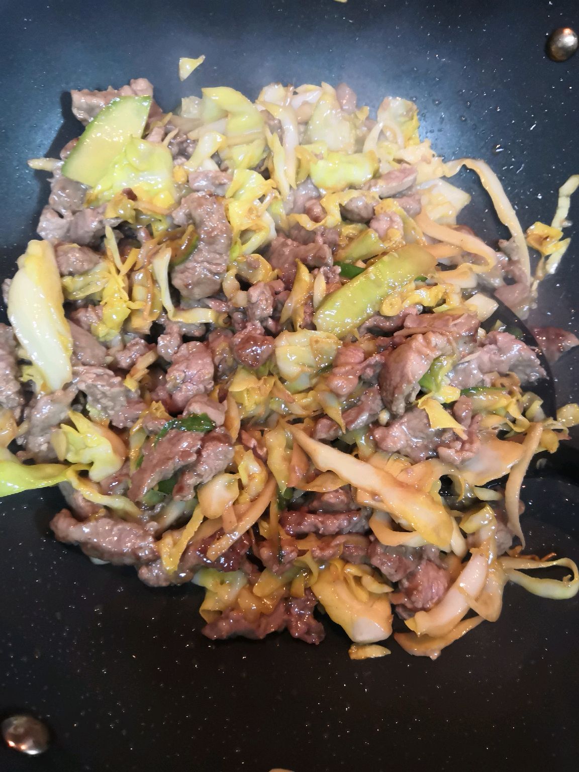 牛肉炒圆白菜