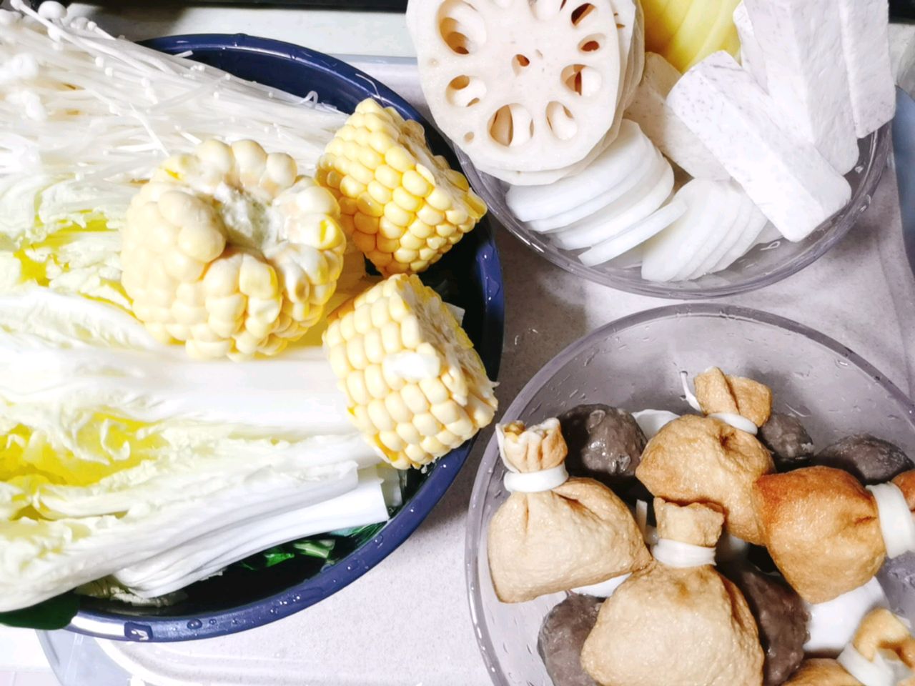 牛肉凤爪火锅