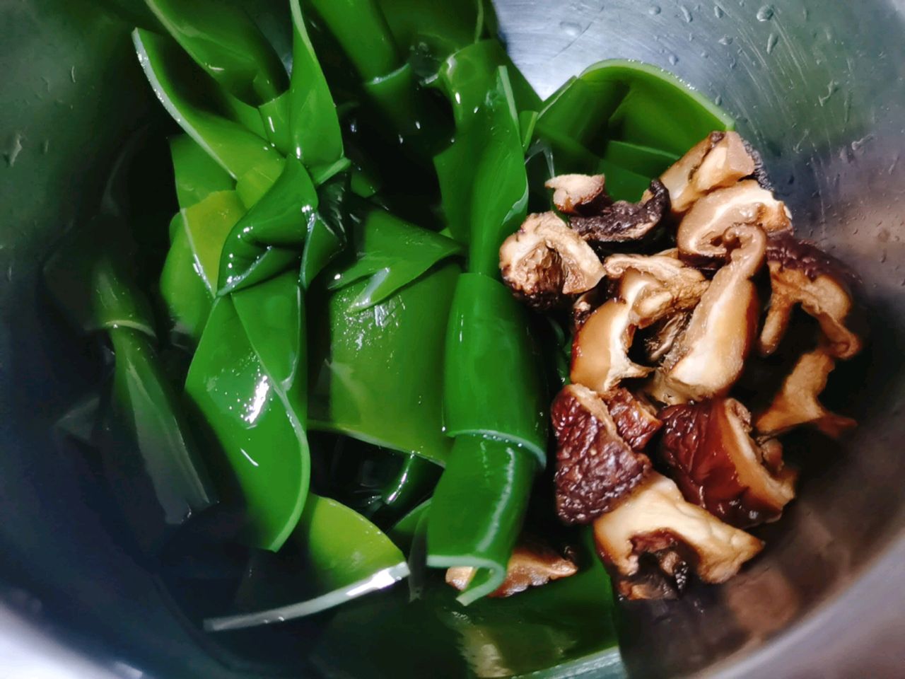 牛肉凤爪火锅