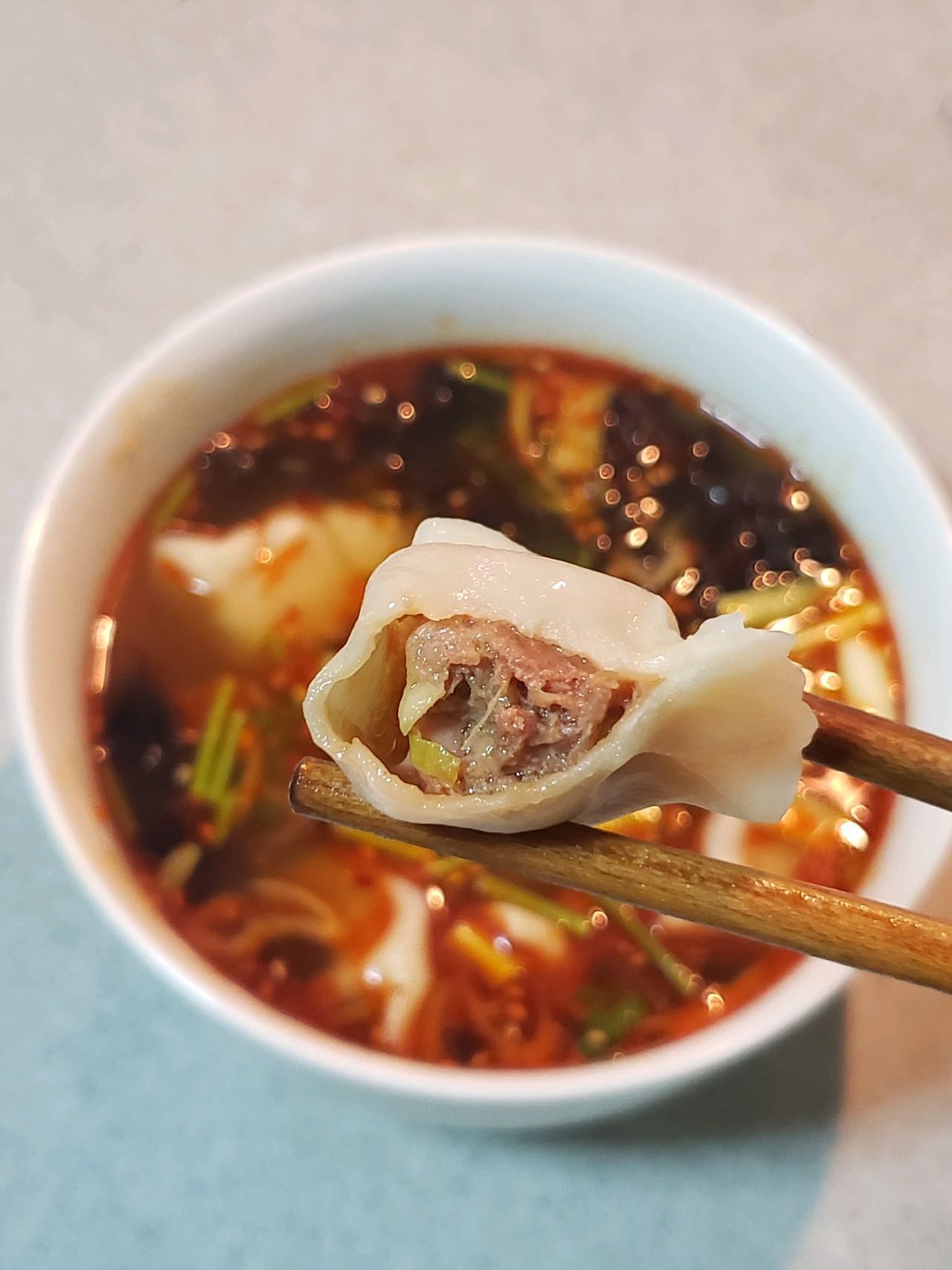 牛肉韭黄酸汤水饺