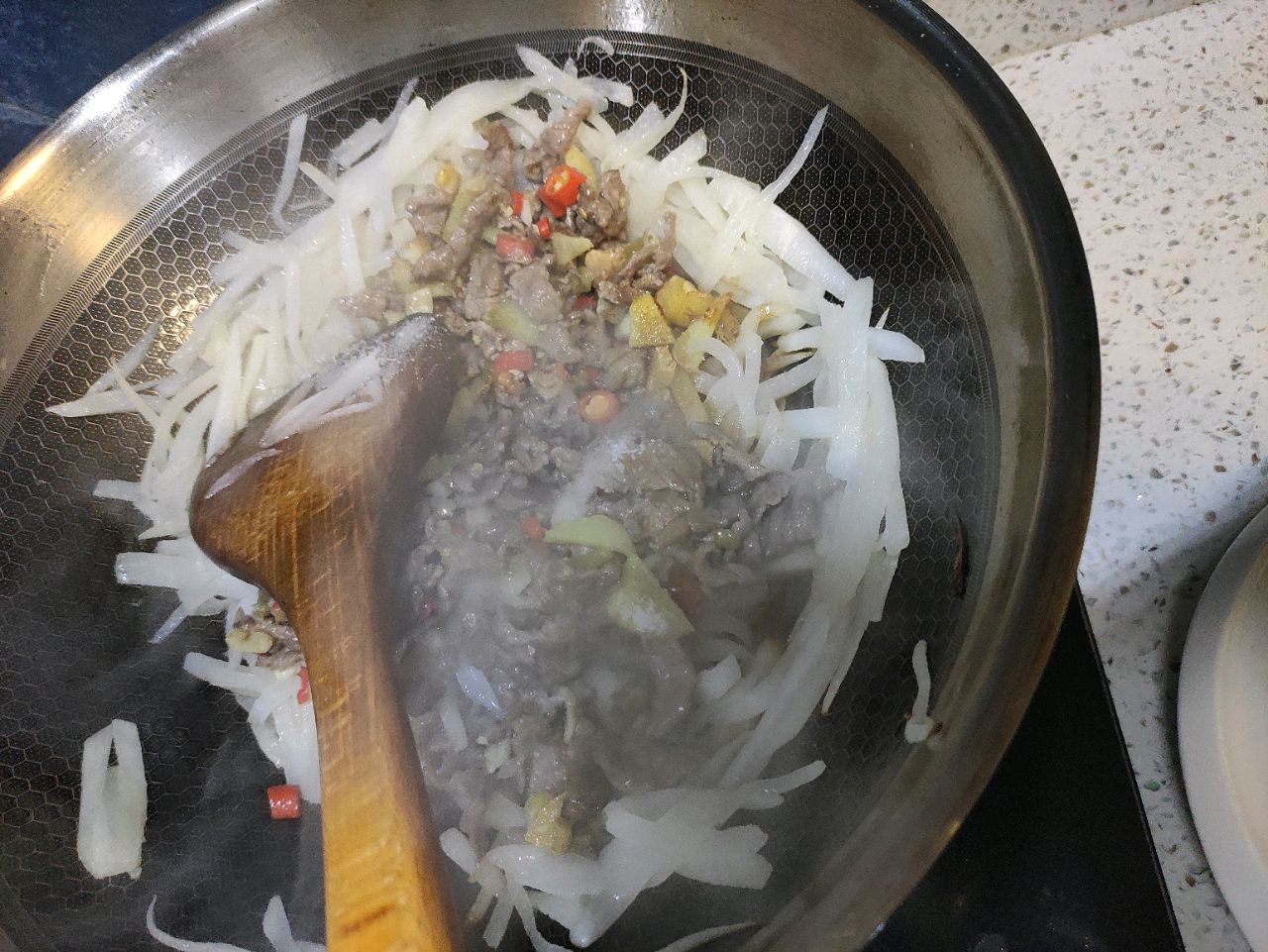 牛肉萝卜丝小炒