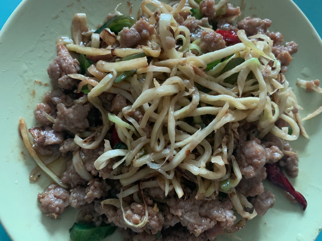 牛肉末炒茭白丝