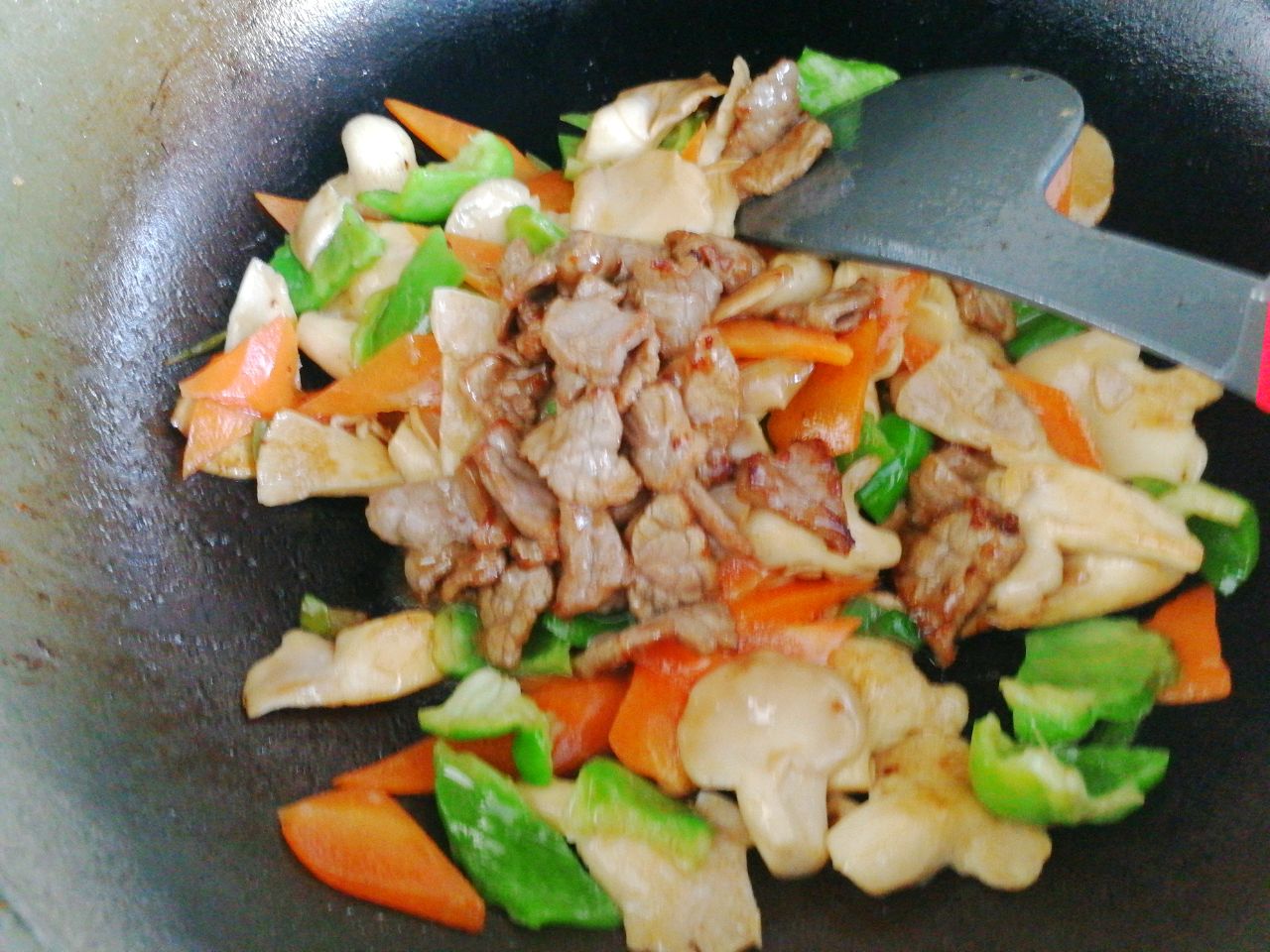 牛肉蘑菇杂蔬炒