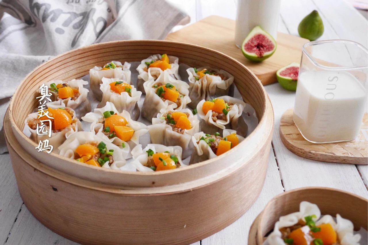 牛肉糯米蛋黄烧卖