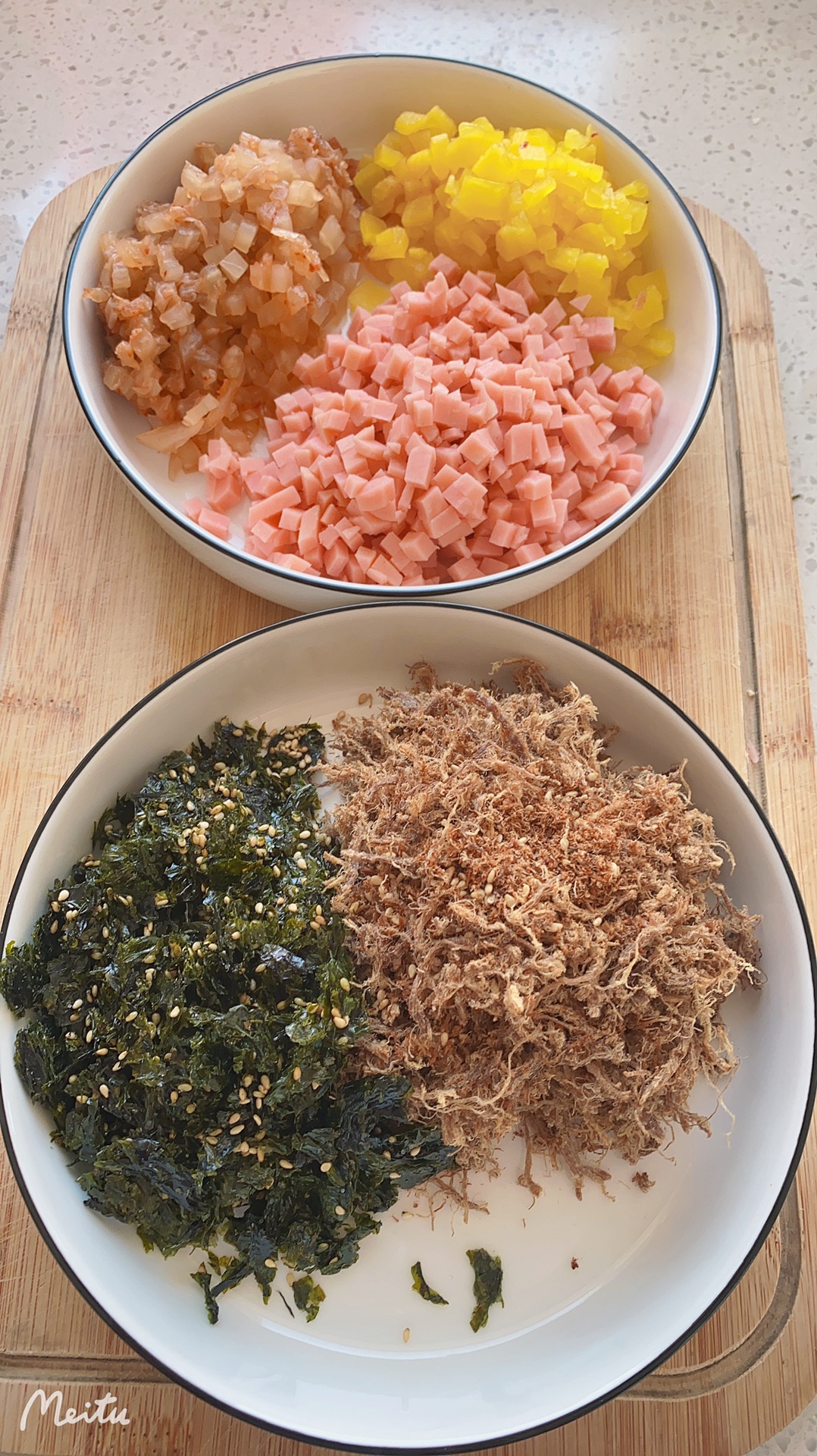 牛肉松饭团（内附不粘锅自制牛肉松）