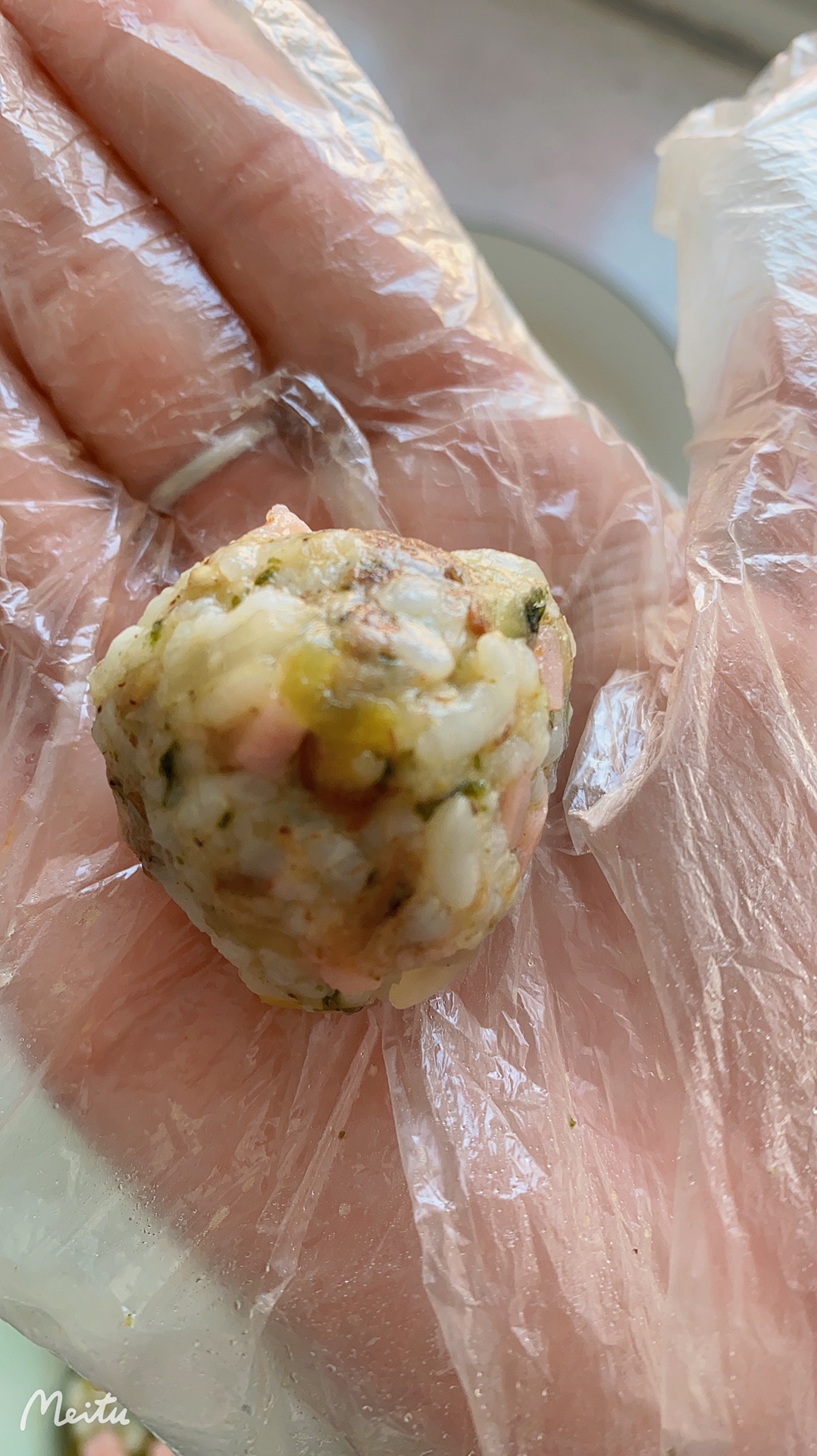 牛肉松饭团（内附不粘锅自制牛肉松）