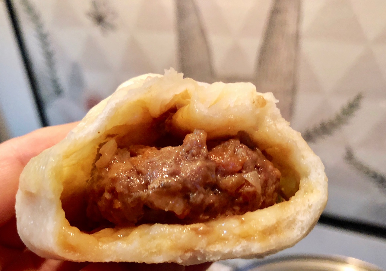 牛肉圆葱胡萝卜包子