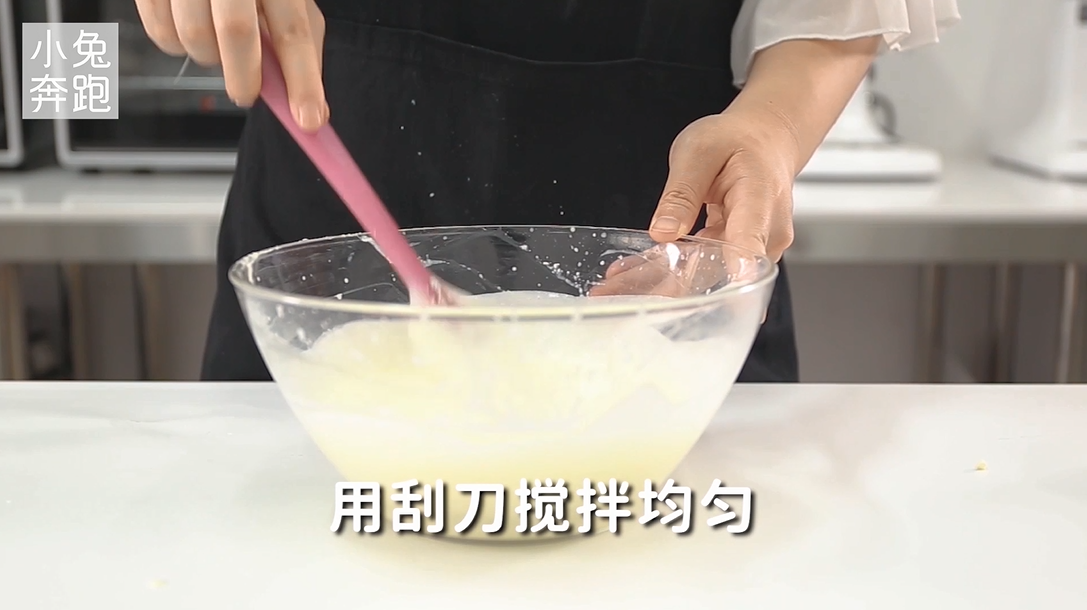 牛乳罐子蛋糕的做法，小兔奔跑甜品教程