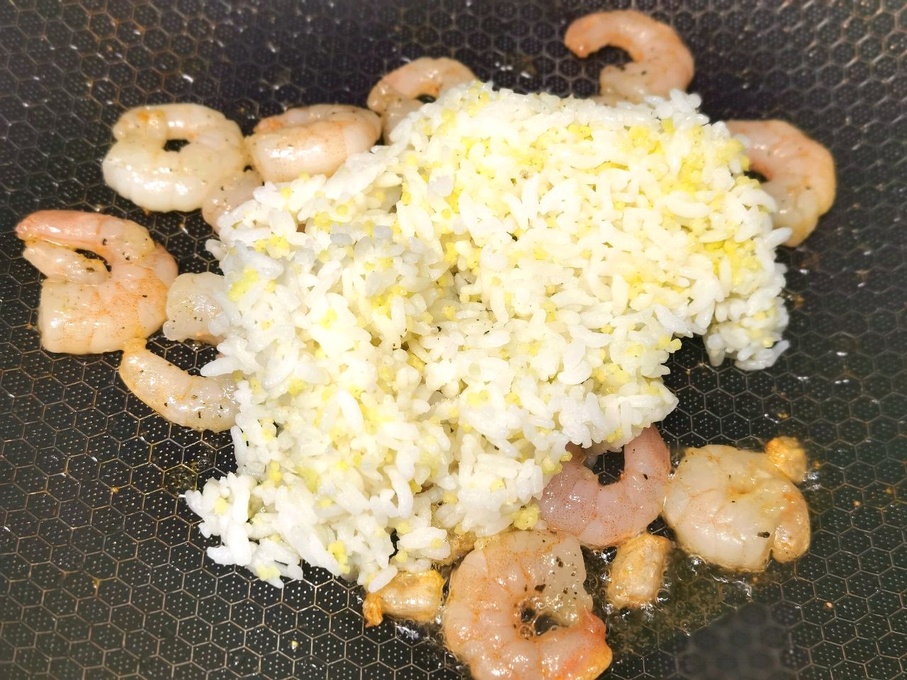 牛油果虾仁炒饭