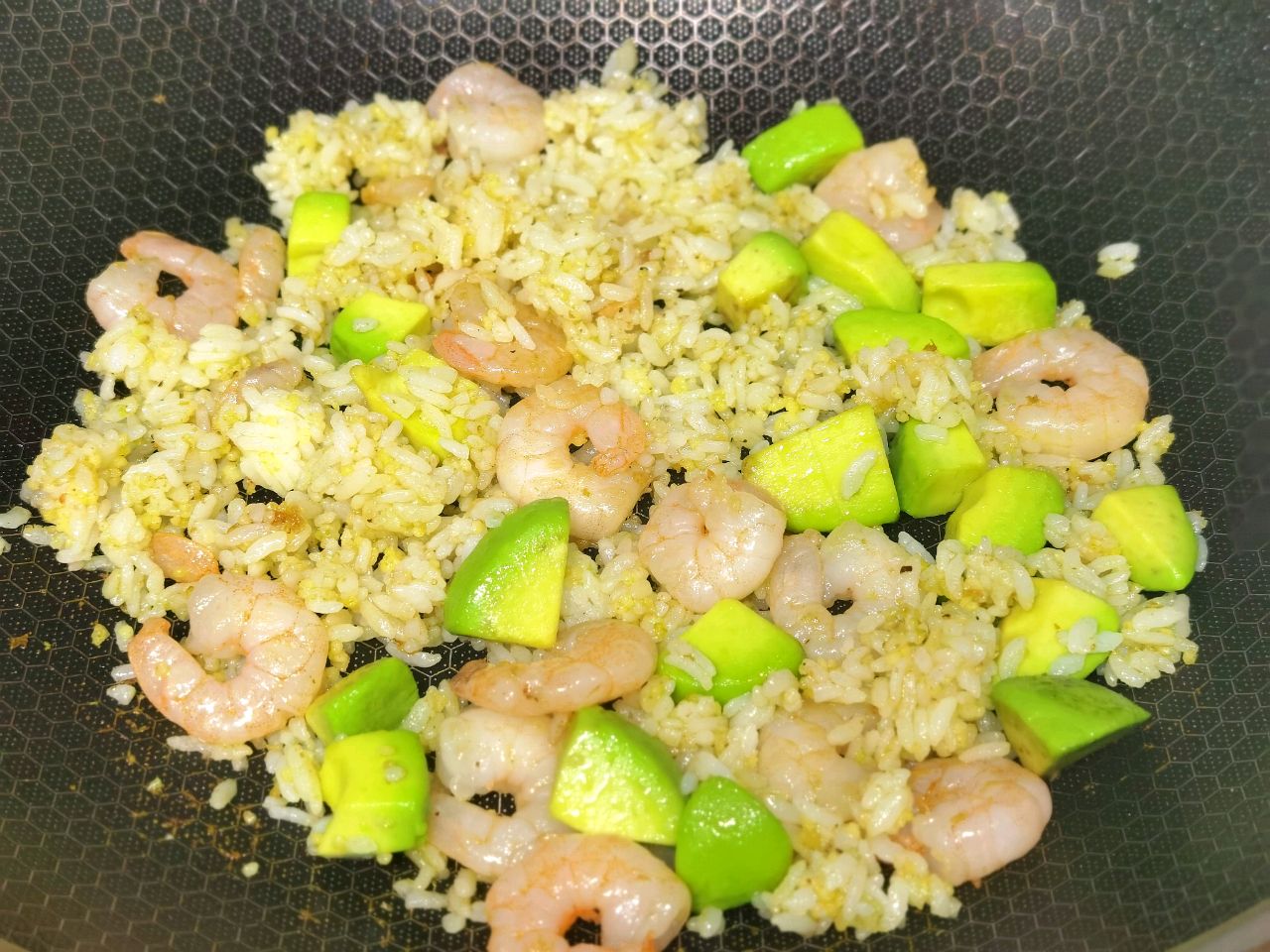牛油果虾仁炒饭