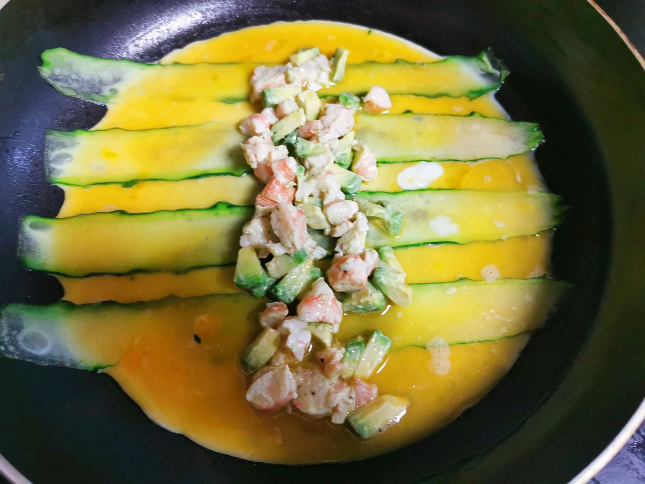 牛油果虾仁蛋饼
