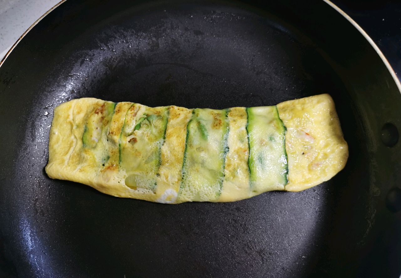 牛油果虾仁蛋饼