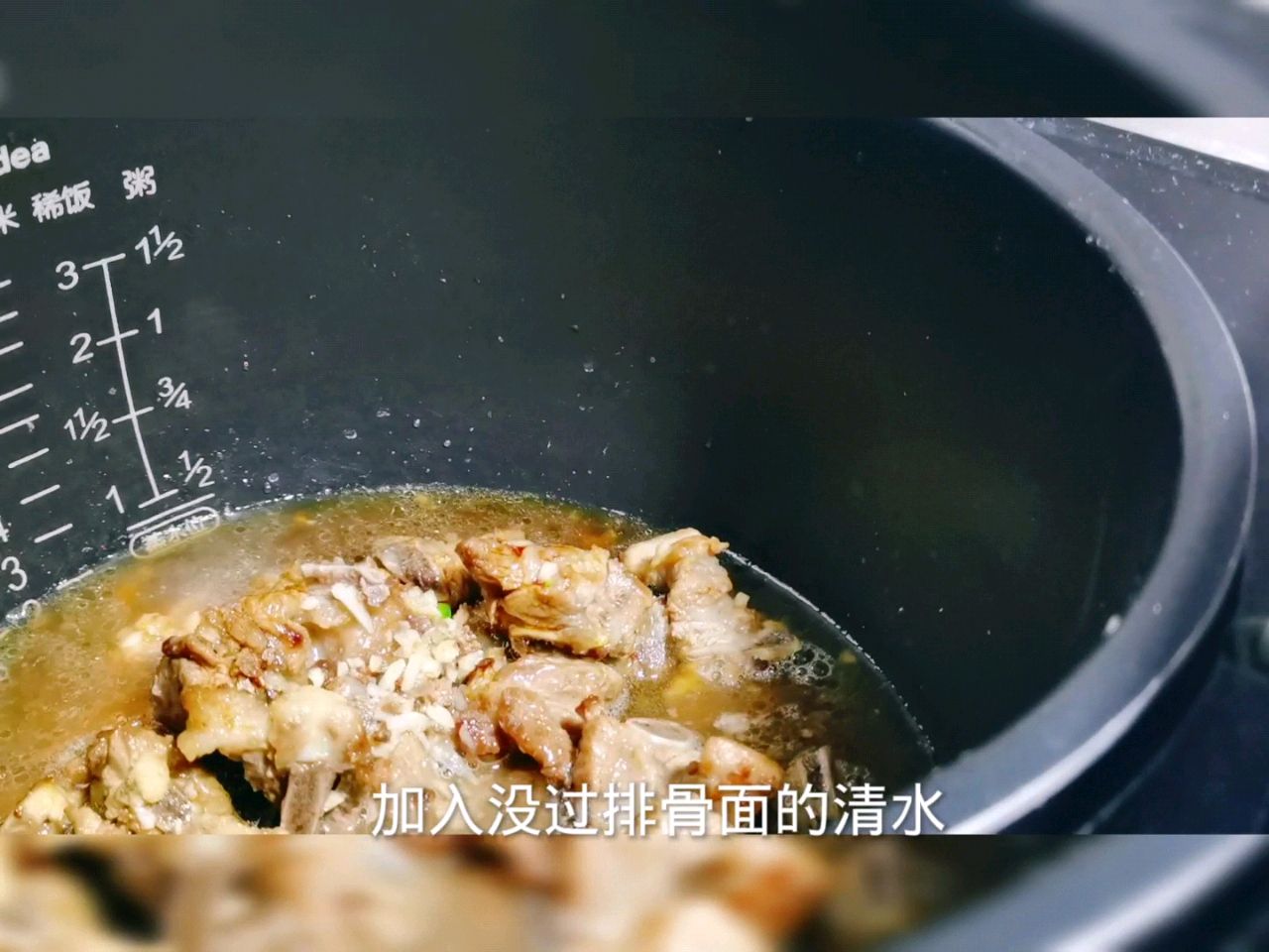 浓汤宝炖排骨