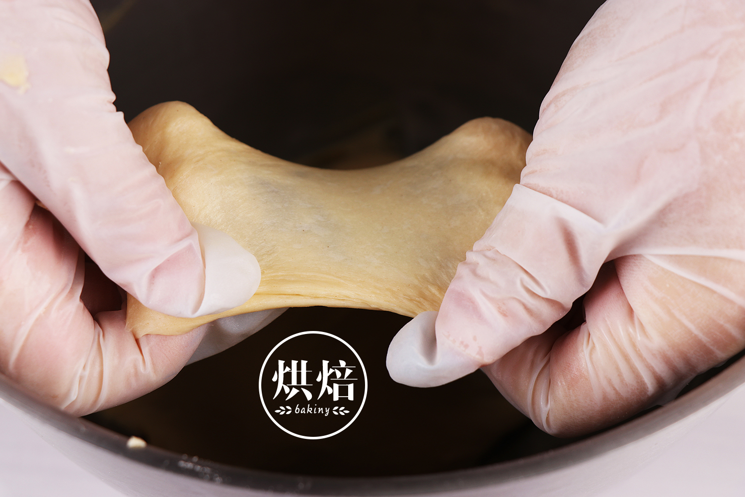 浓郁卡仕达小餐包