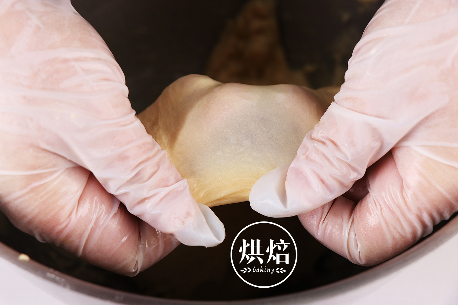 浓郁卡仕达小餐包