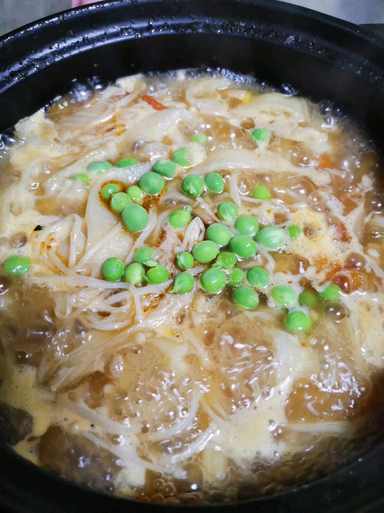 暖暖的味道:砂锅扯面