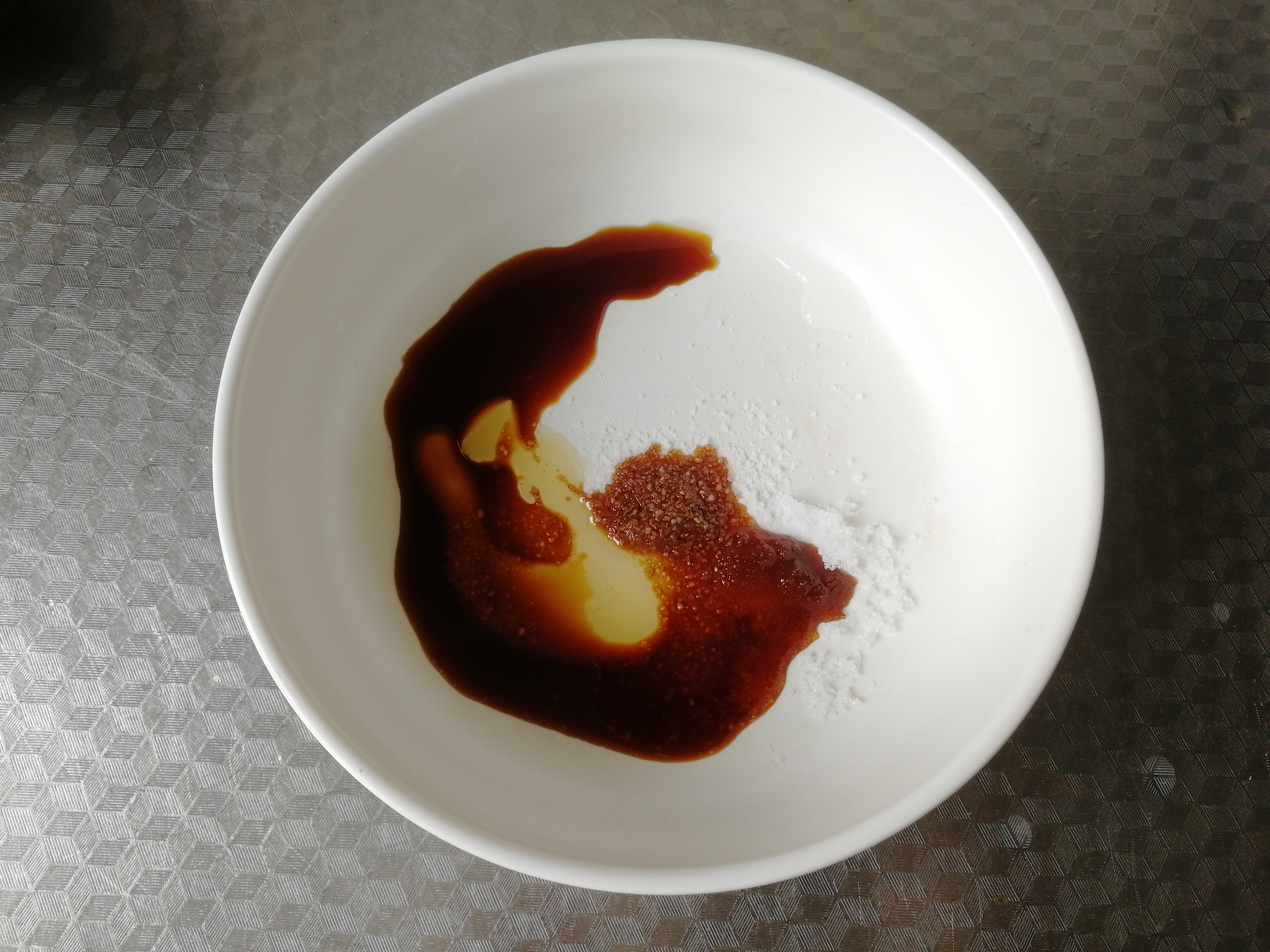 暖暖午餐，培根鸡蛋红汤面