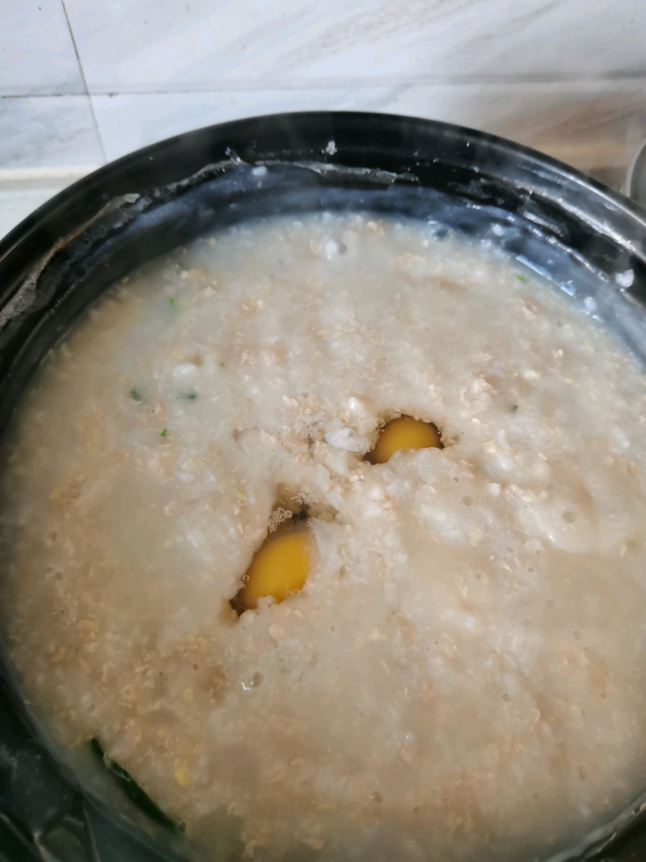暖胃鸡蛋瘦肉粥