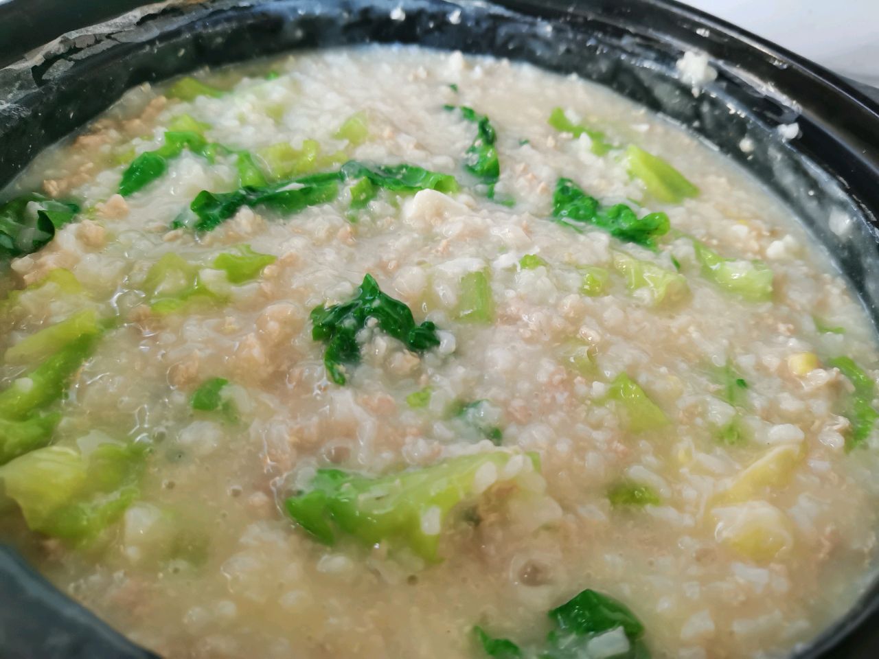 暖胃鸡蛋瘦肉粥