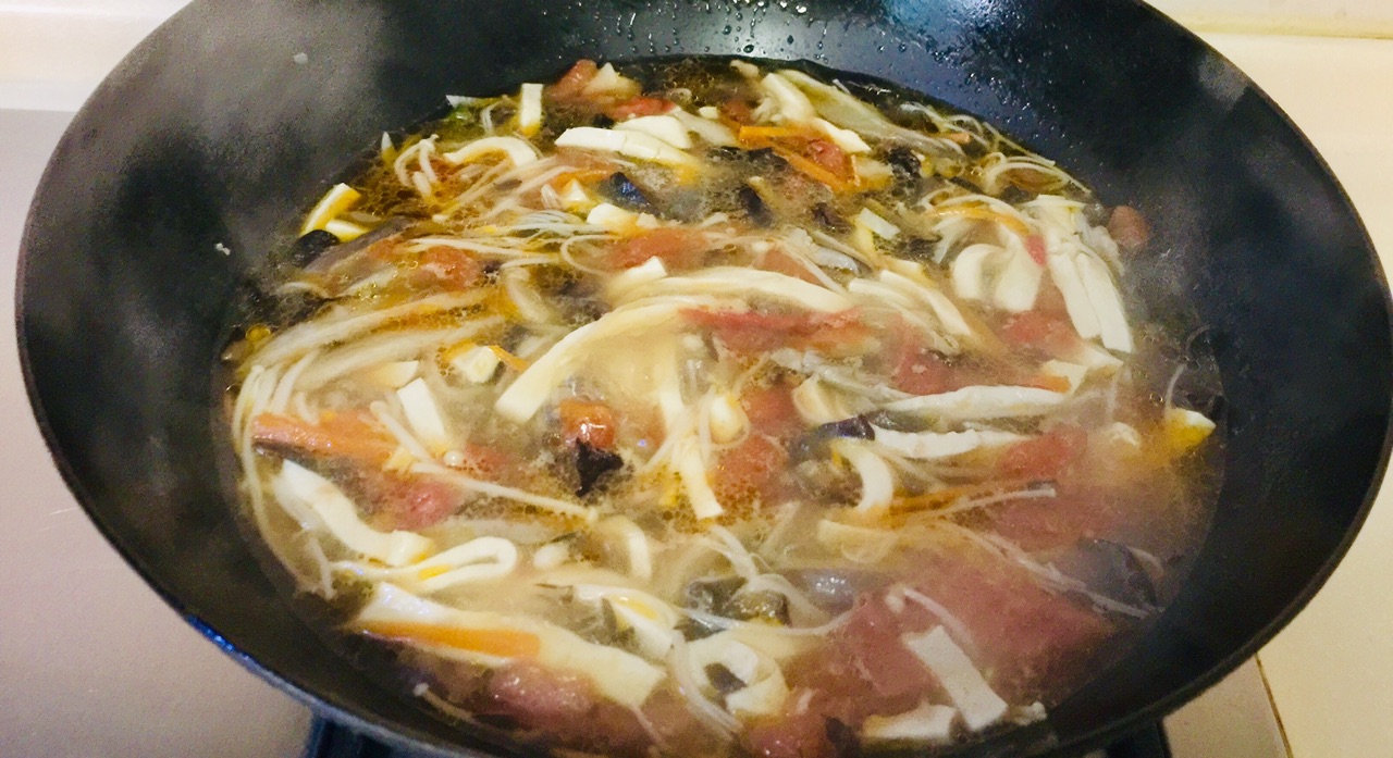 暖心暖胃,减脂消食-家常酸辣汤