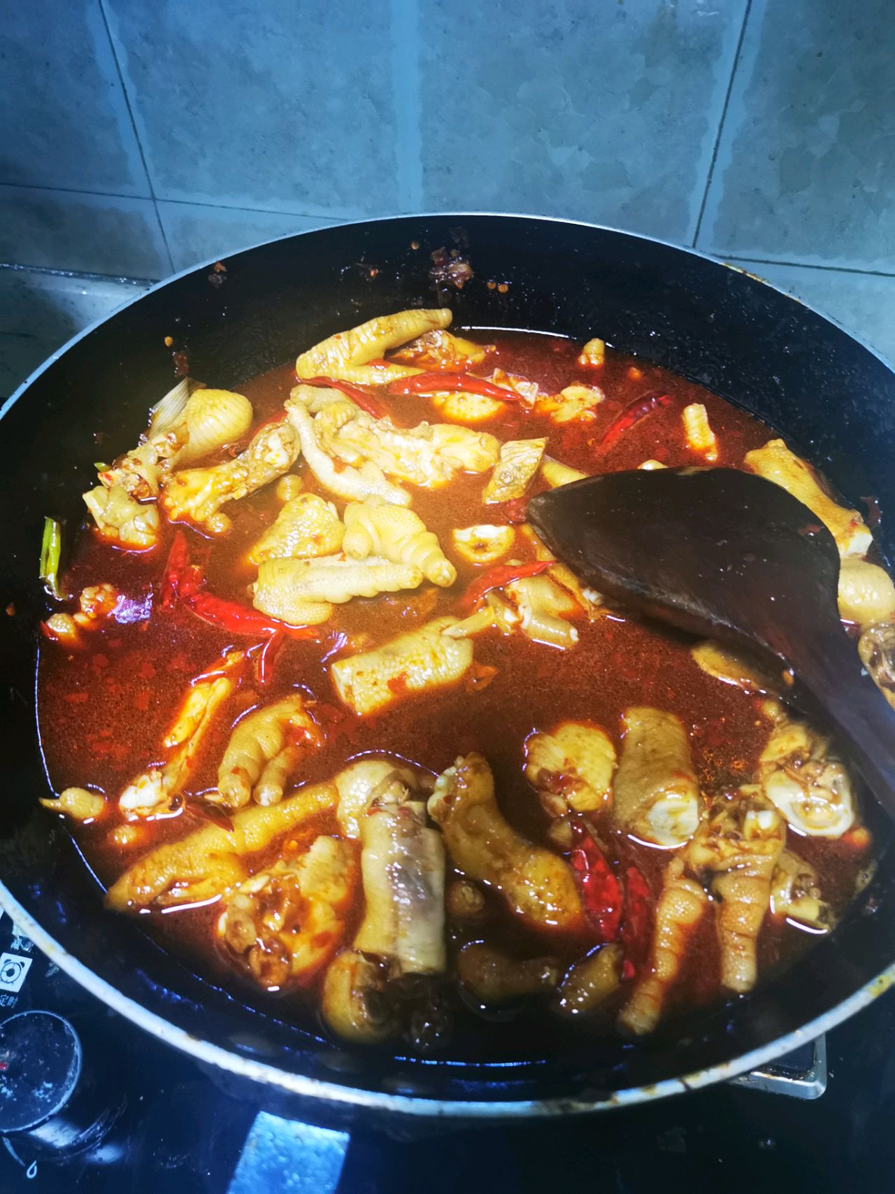 糯糯鸡爪煲