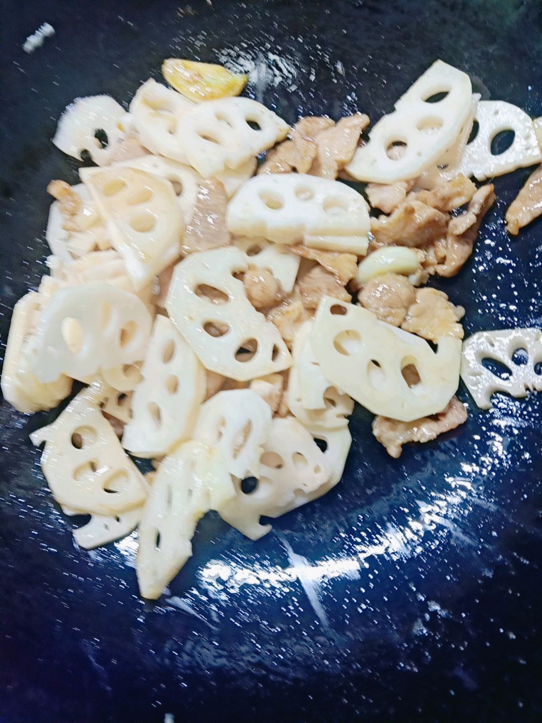 藕片炒肉（李锦记旧庄蚝油）