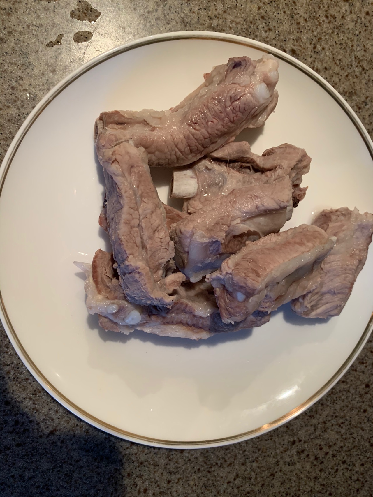 排骨炖鹌鹑蛋