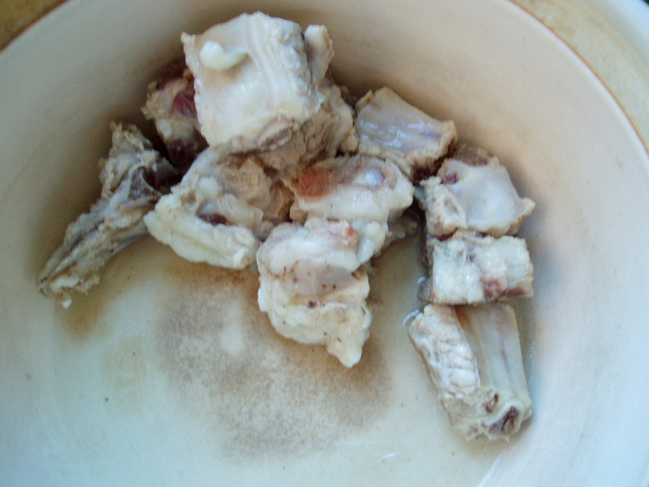 排骨苦瓜黄豆煲