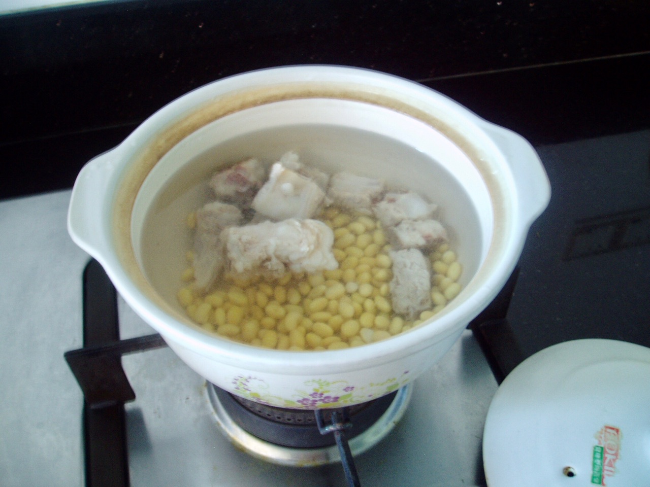 排骨苦瓜黄豆煲