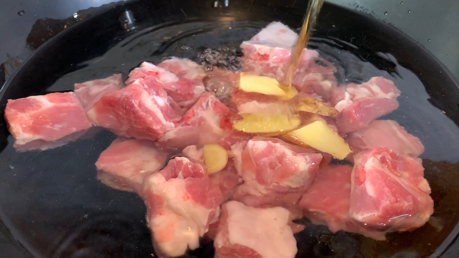 排骨卤蛋