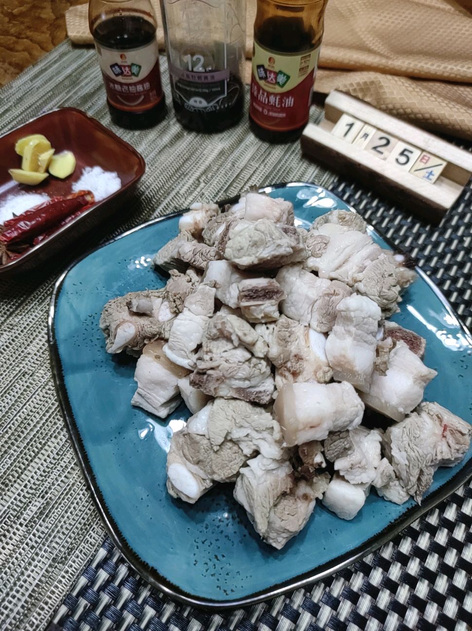 排骨烧笋衣