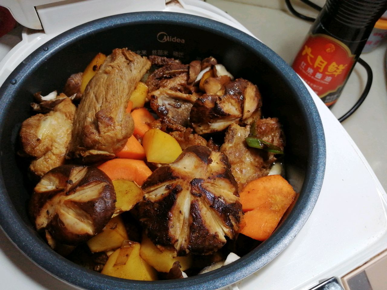 排骨土豆闷饭