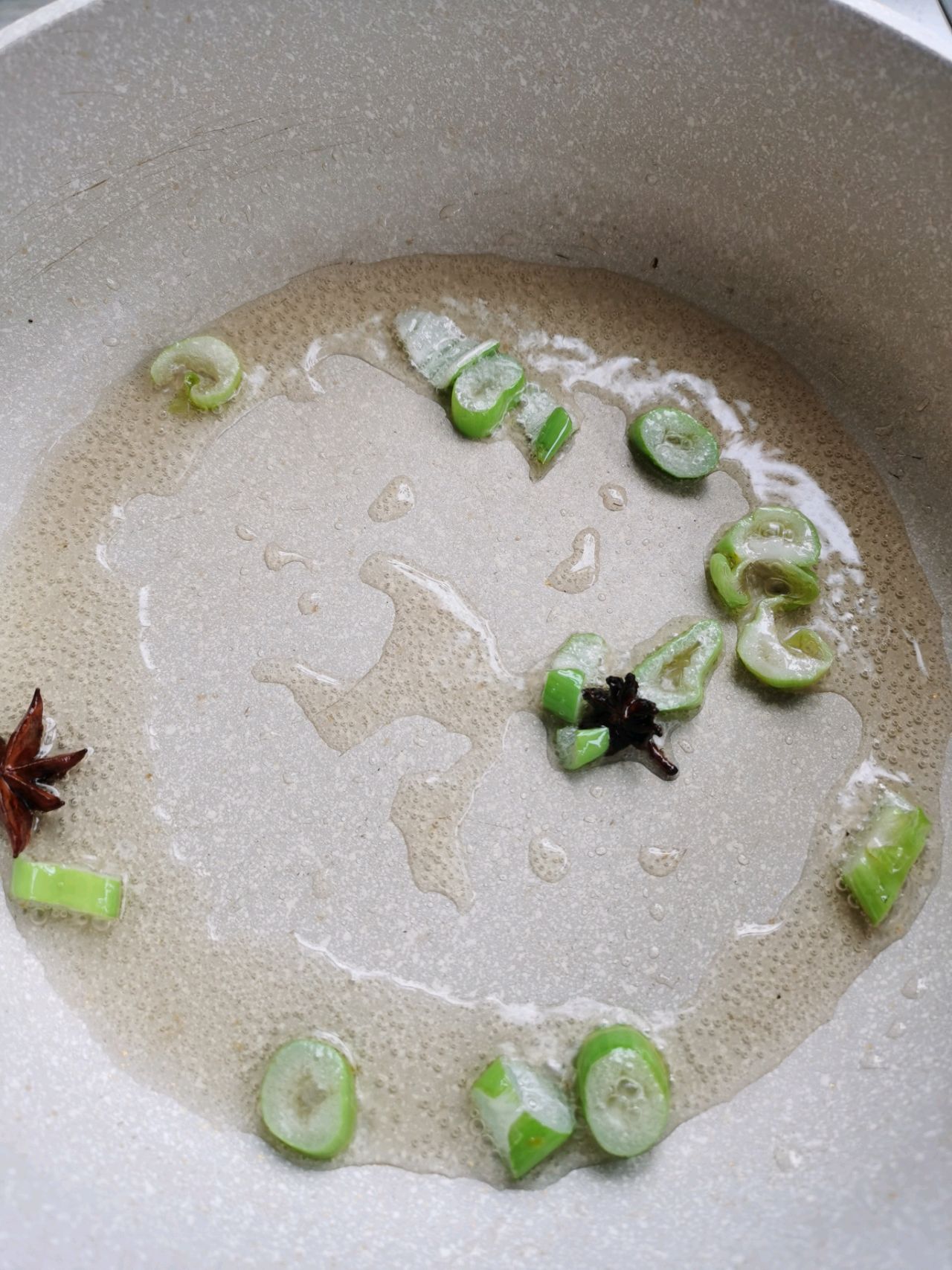排骨油豆角炖粉条