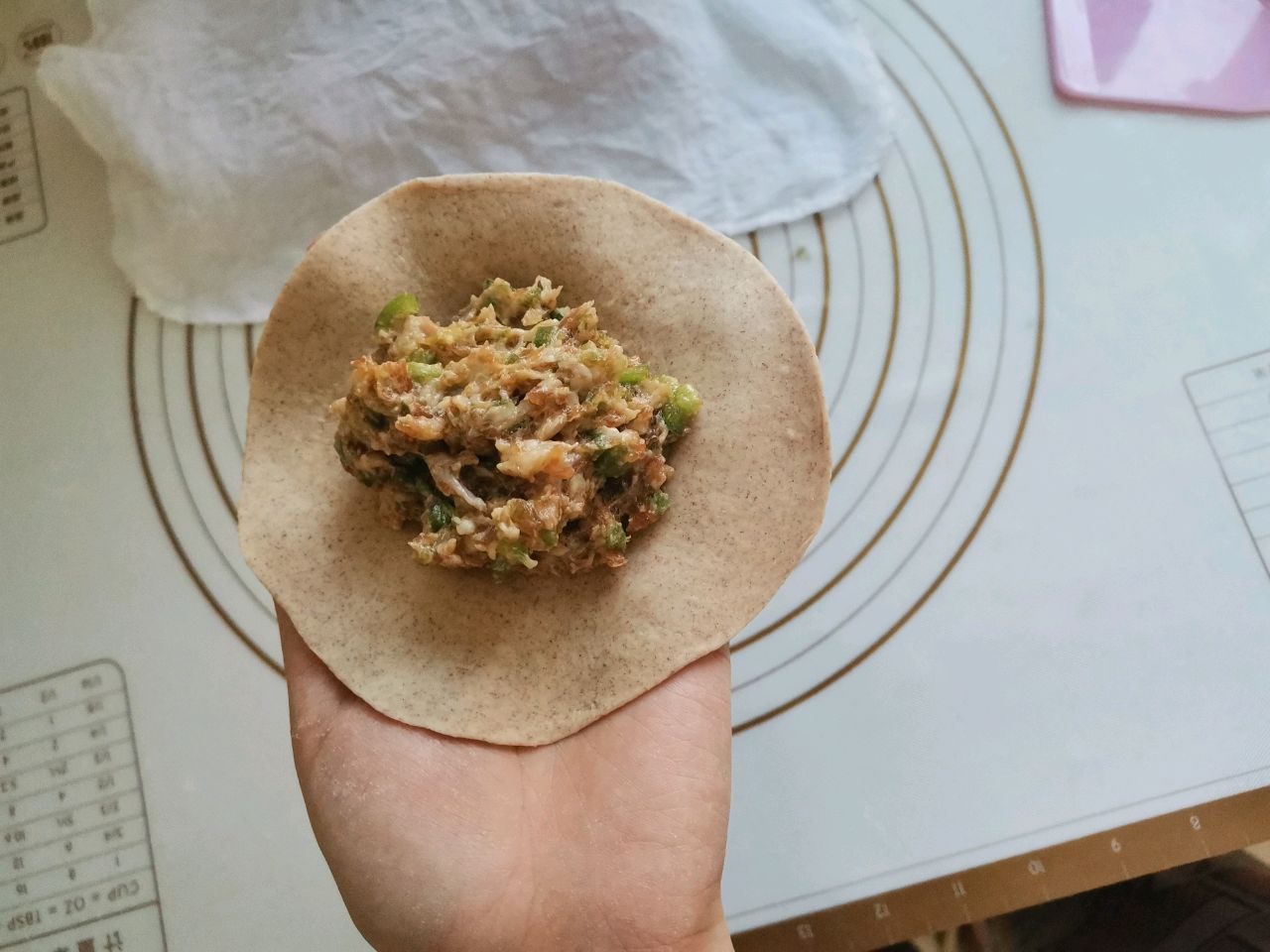 胖娃娃早餐-全麦猪肉尖椒包子
