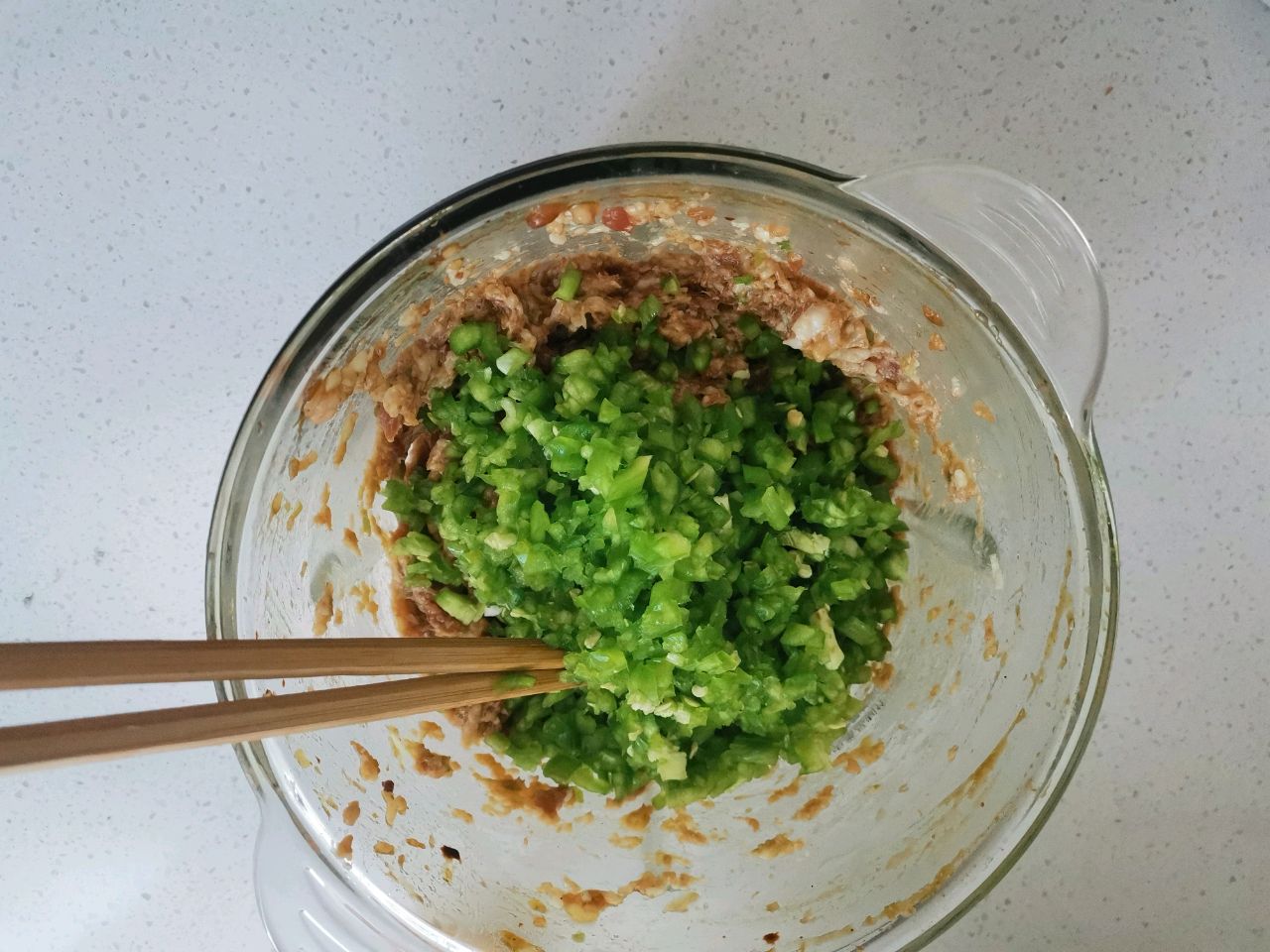 胖娃娃早餐-全麦猪肉尖椒包子
