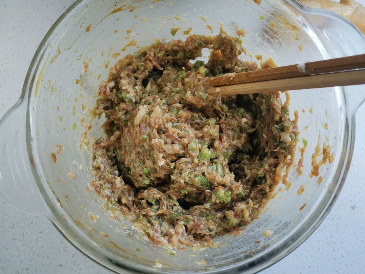 胖娃娃早餐-全麦猪肉尖椒包子