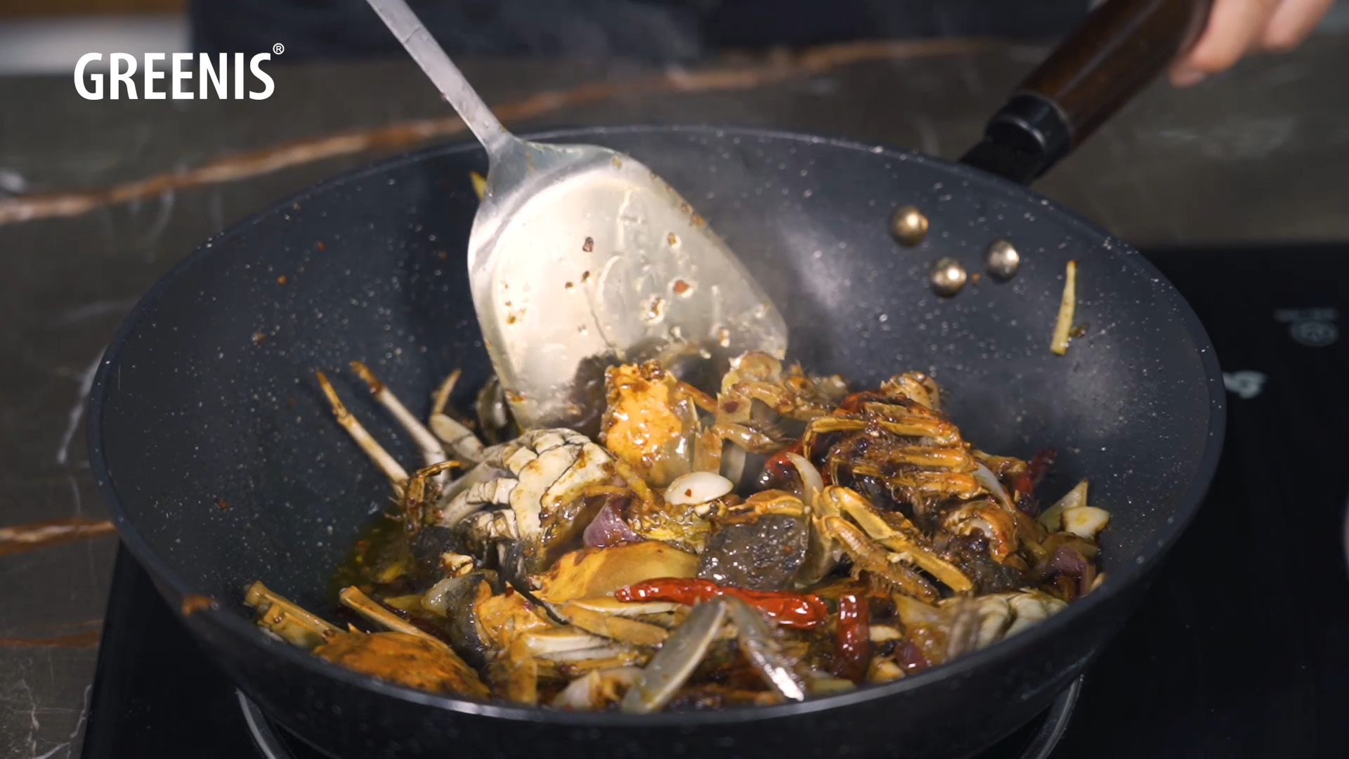 螃蟹别再清蒸了！做成香辣蟹好吃到舔壳！