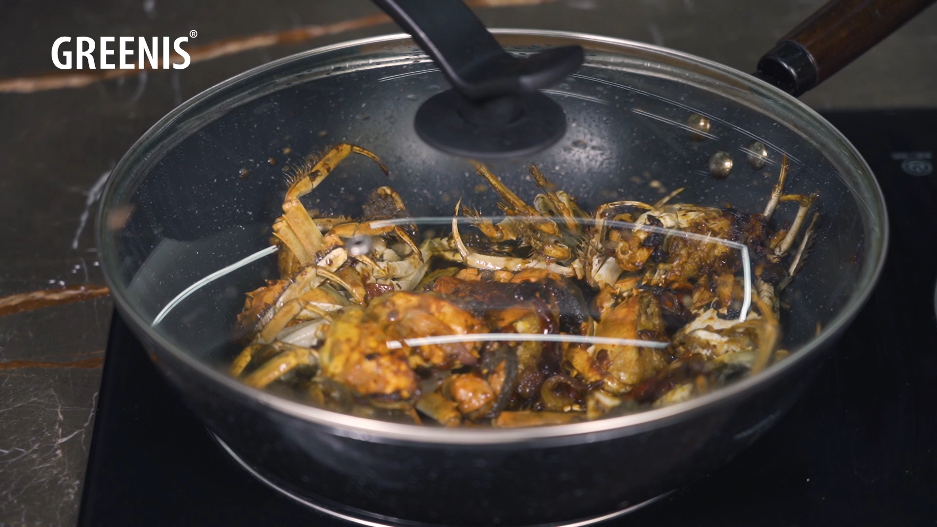 螃蟹别再清蒸了！做成香辣蟹好吃到舔壳！