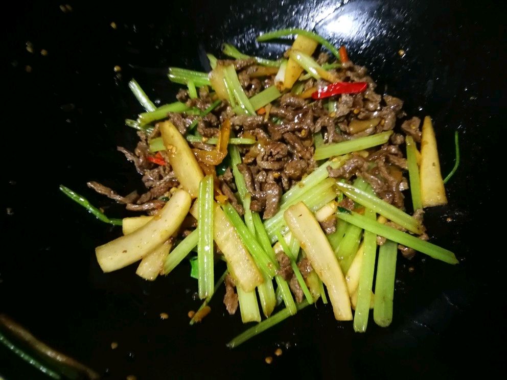 泡椒炒牛肉丝
