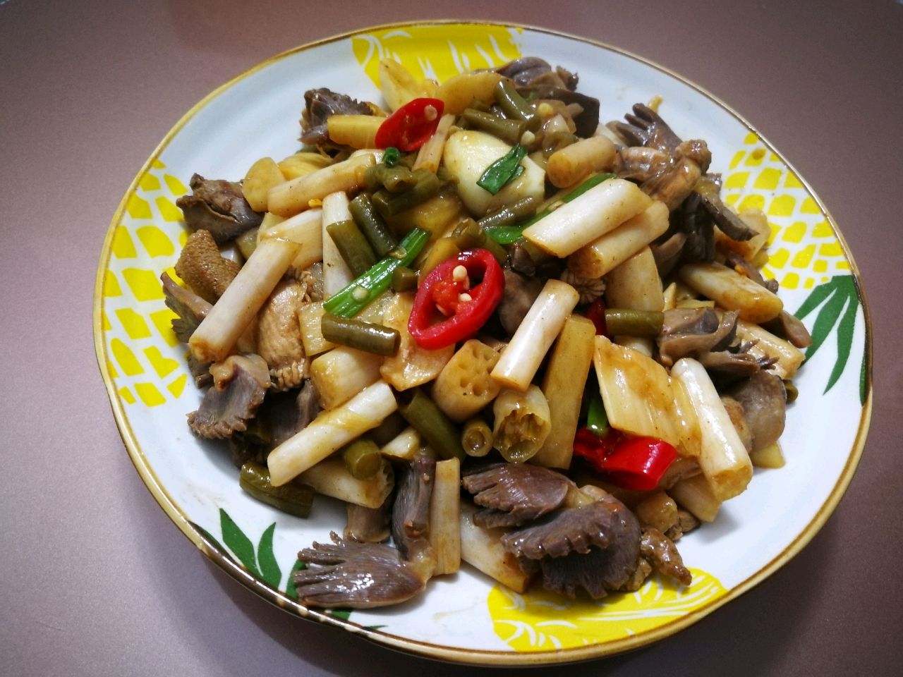 泡藕带炒鸡杂
