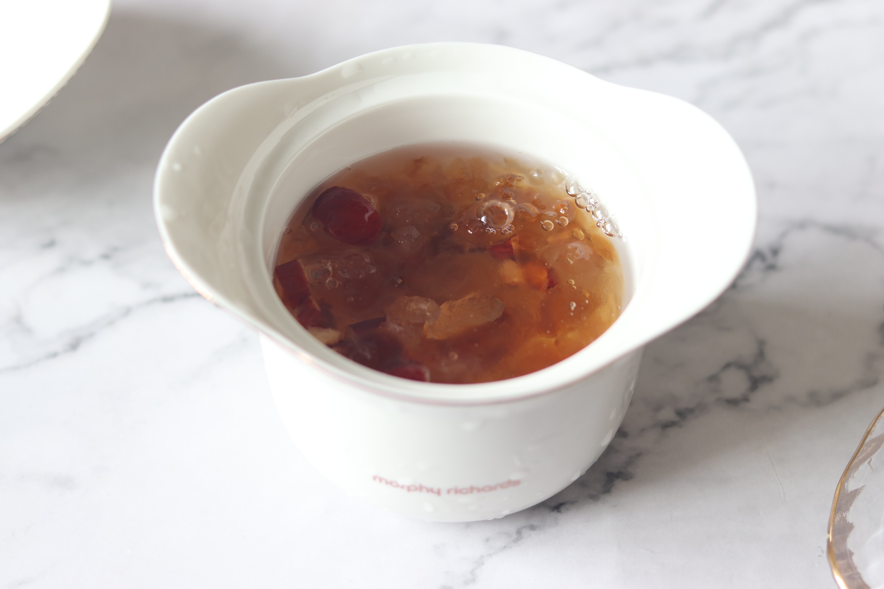 泡泡牛奶桃胶