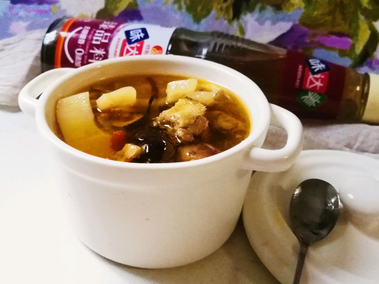 泡笋养生土鸡汤
