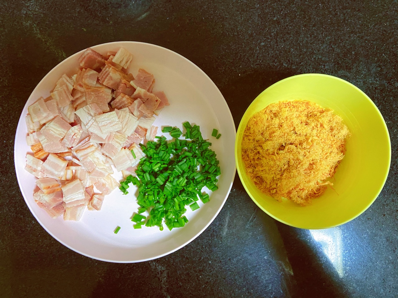 培根香葱肉松面包卷