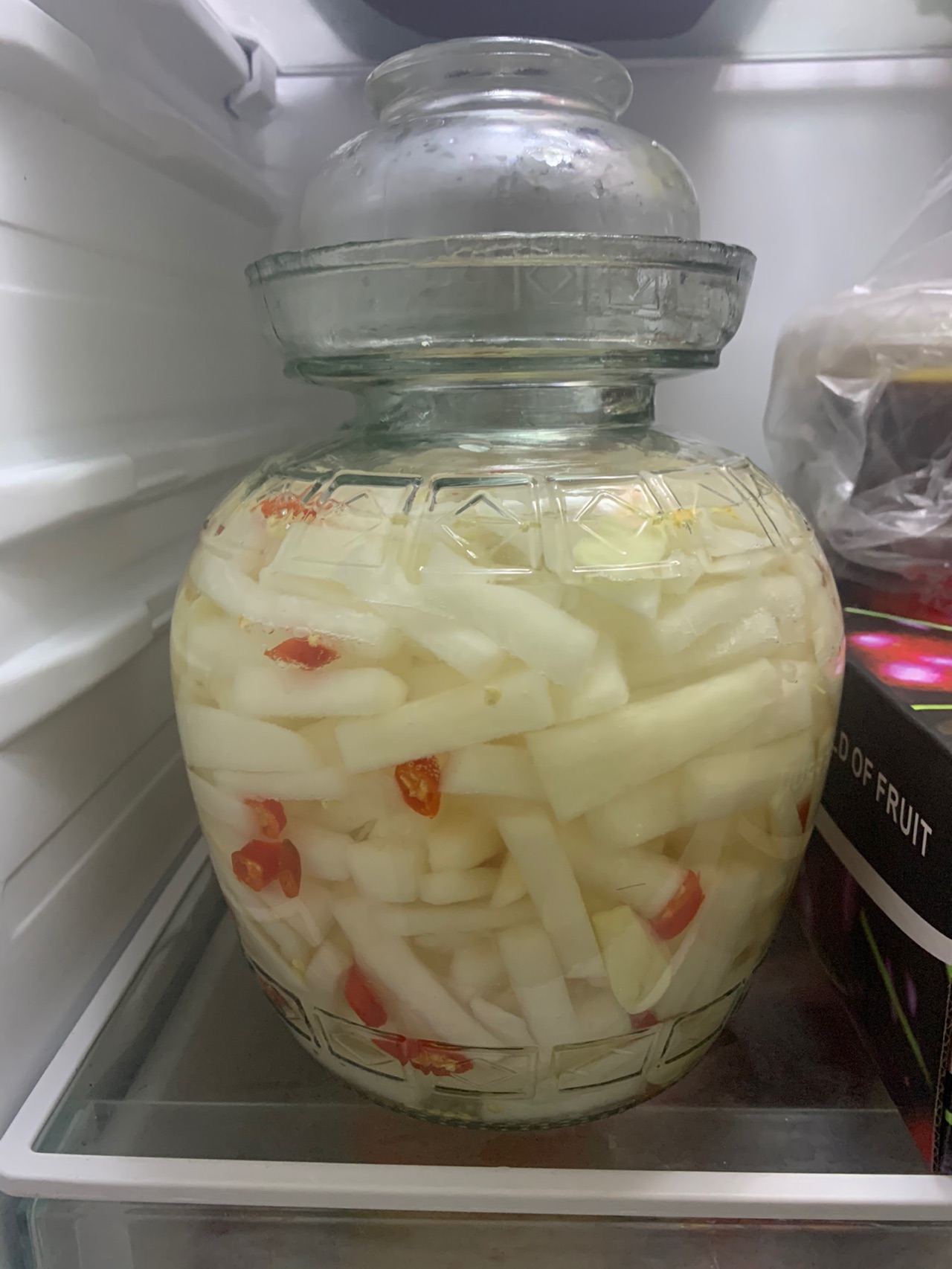 配炸鸡的腌萝卜