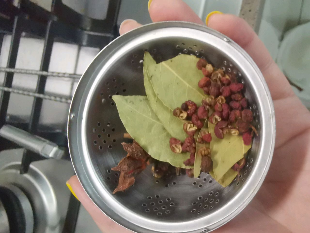 喷香简单的东坡肘子