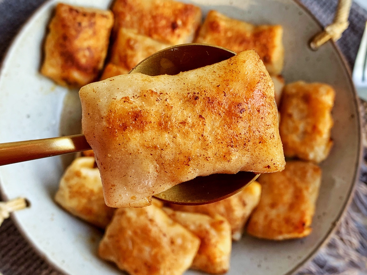皮薄馅大黑胡椒鸡肉小馅饼