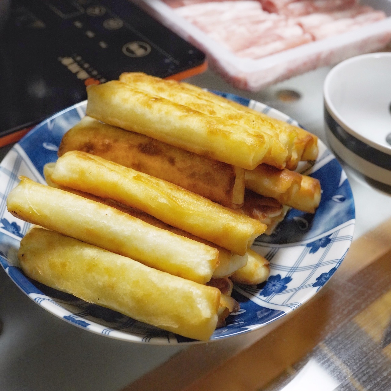 皮脆多汁的鸡丝韭黄春卷