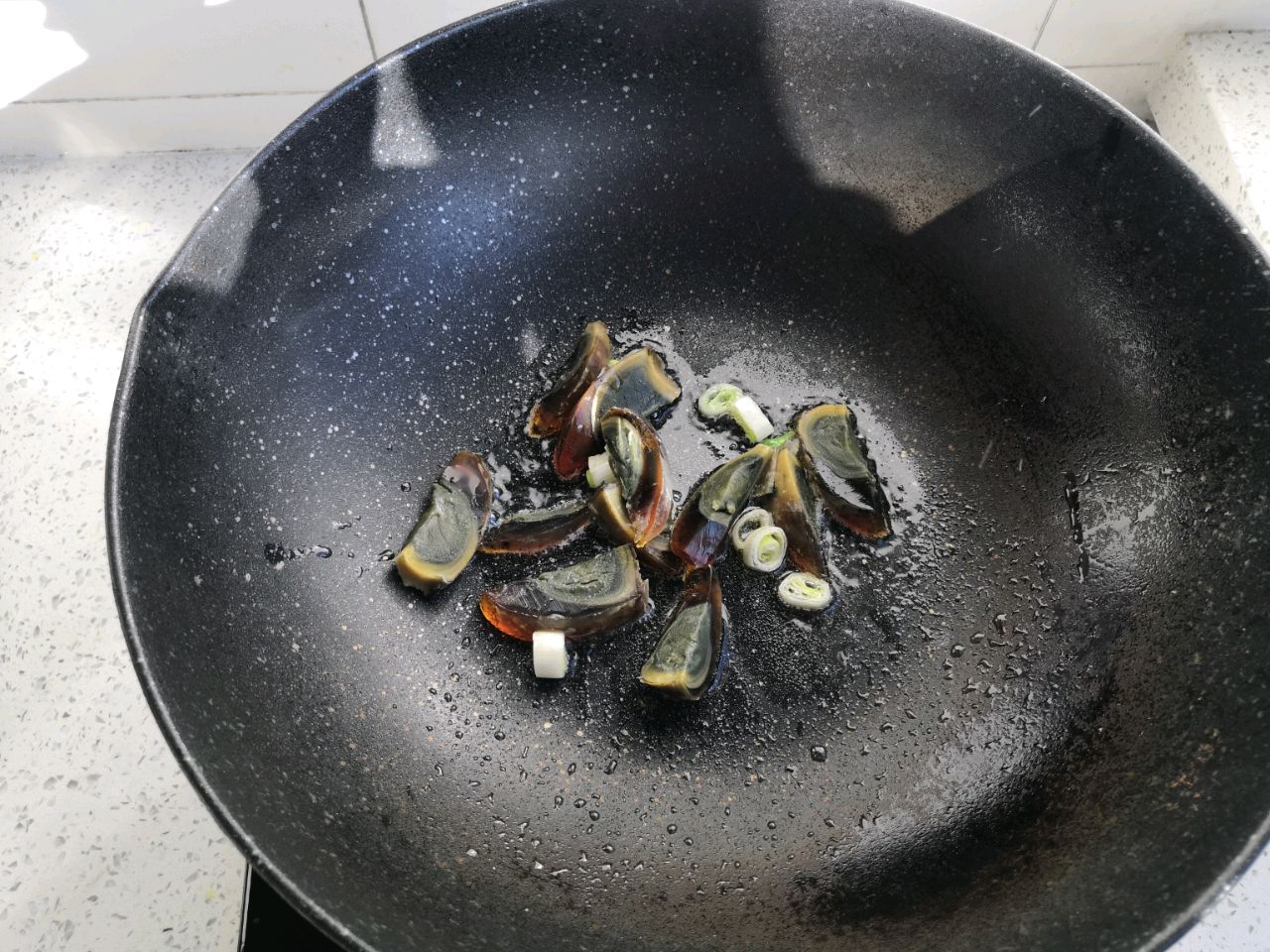 皮蛋生菜竹升面