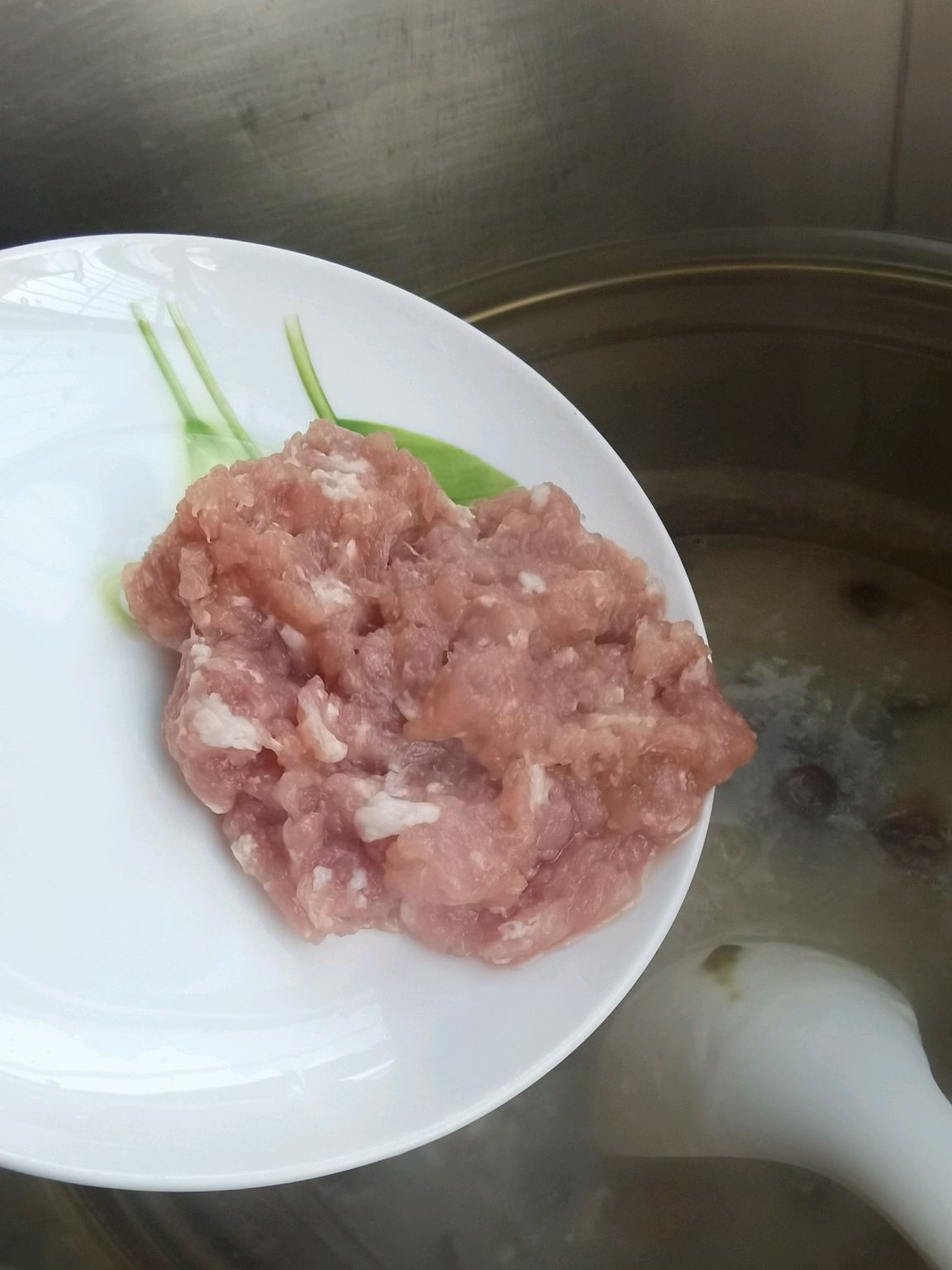 皮蛋、瘦肉、虾仁、香菇、玉米粒粥